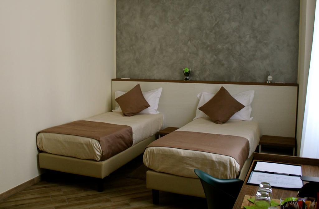 Bhl Boutique Rooms Legnano Phòng bức ảnh